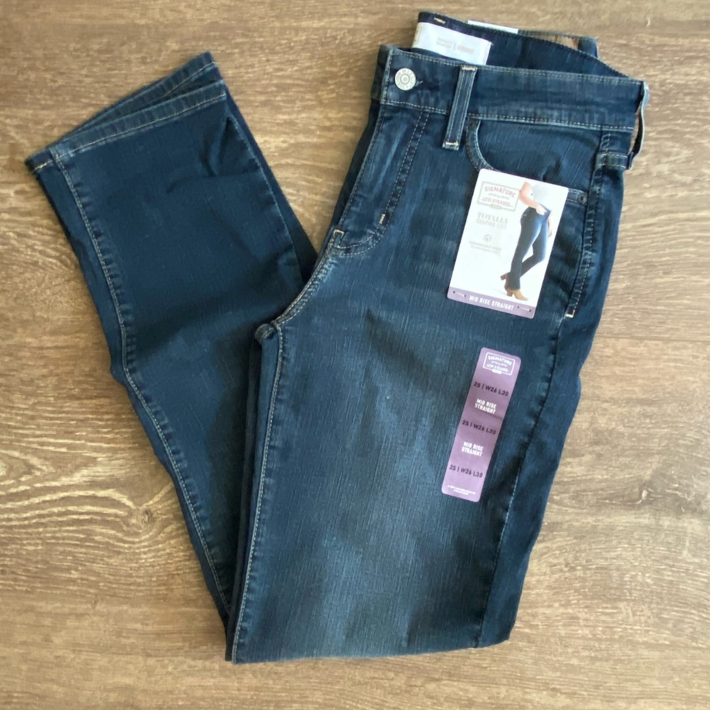 NEW Levis straight leg jeans. Signature straight. Totally shaping.. Levis